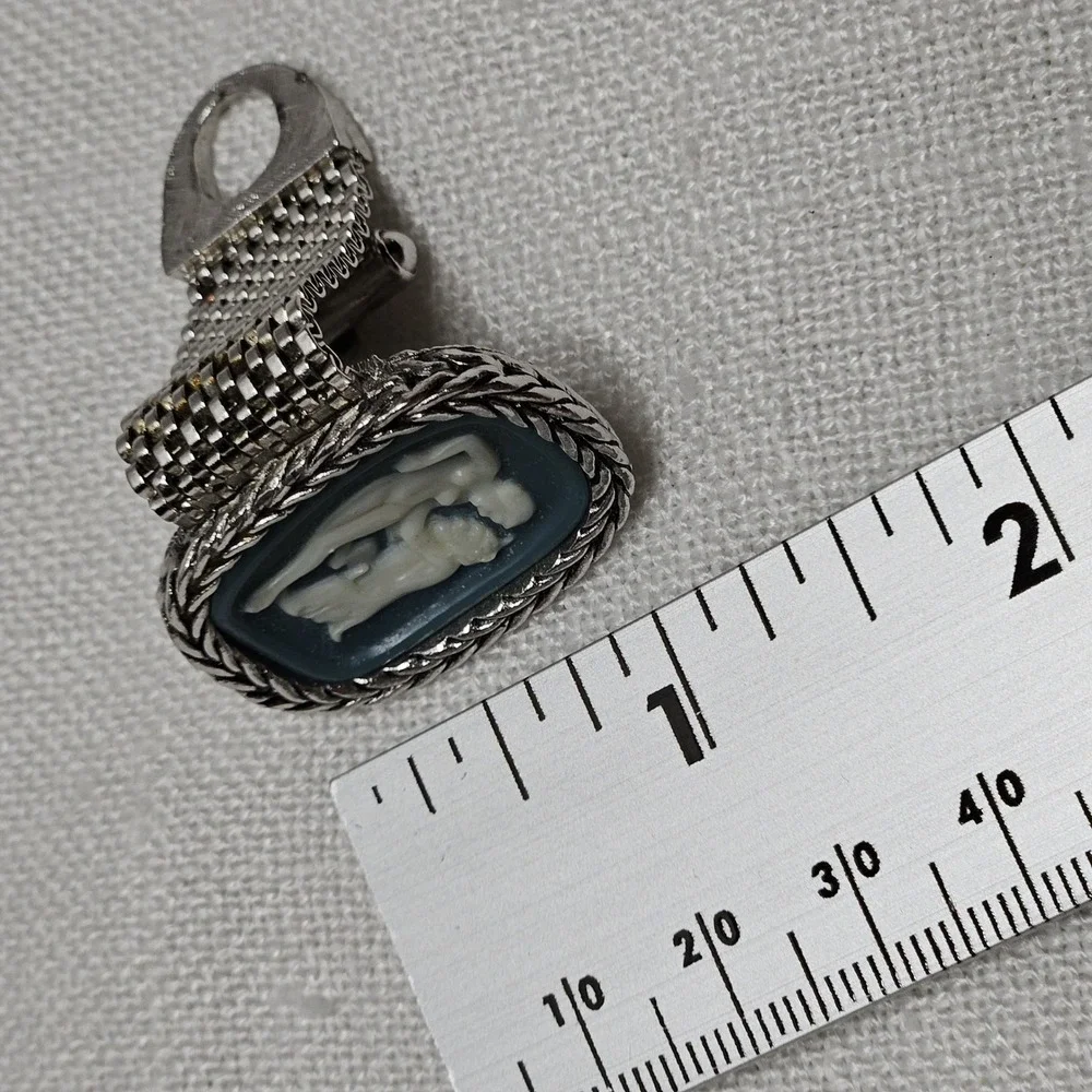 Vintage‎ Cufflinks Mens OS Silver Blue Wrap Mesh Faux Cameo Woman Wolf Intaglio